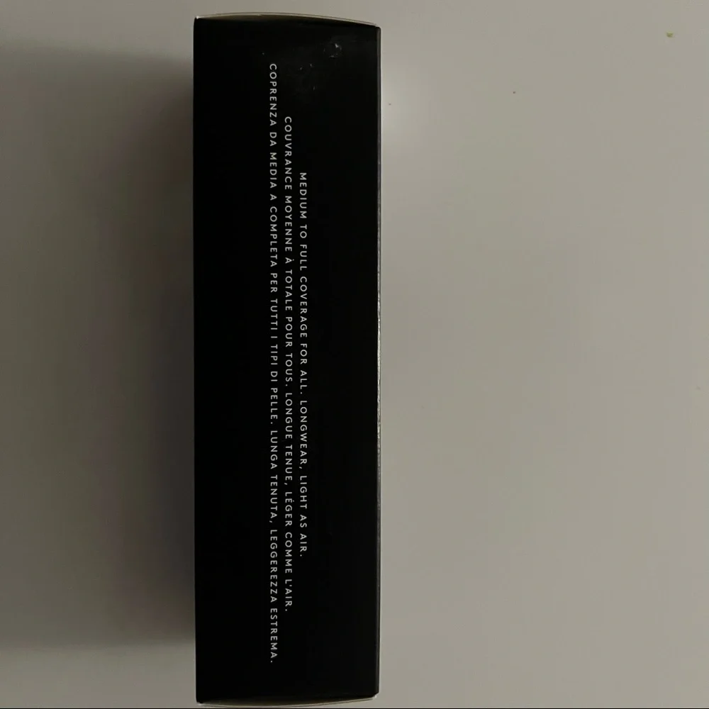 Fenty Beauty by Rihanna Pro Filt’r Soft Matte Longwear foundation